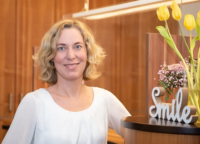 Dr. Carolin Nicolaus